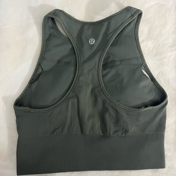 Lululemon sports bra size 6 - Picture 2 of 3